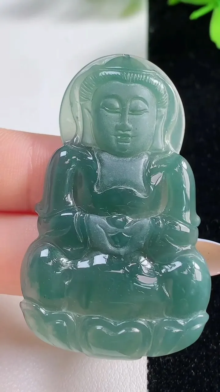 天然A货翡翠蓝水观音菩萨吊坠，尺寸55-34.2-4.6，重:14.28g
11月4日