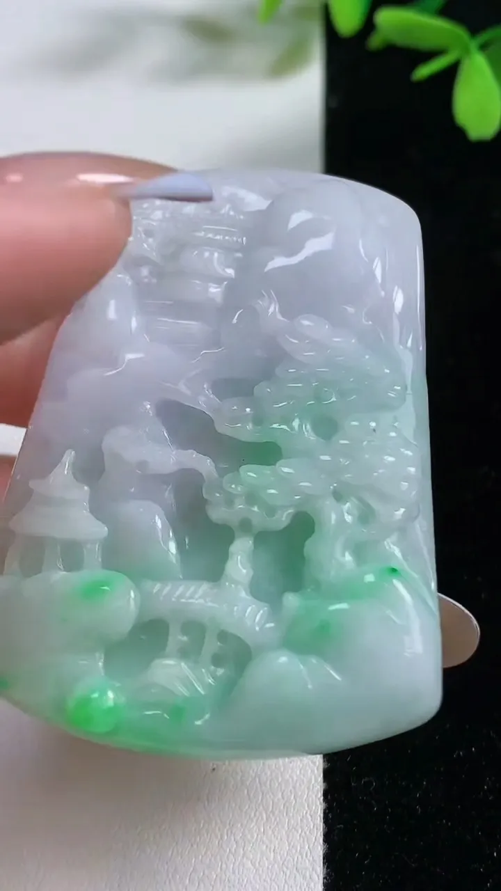 天然A货翡翠山水牌吊坠，尺寸58-42-7.8，重:37.02g
11月4日