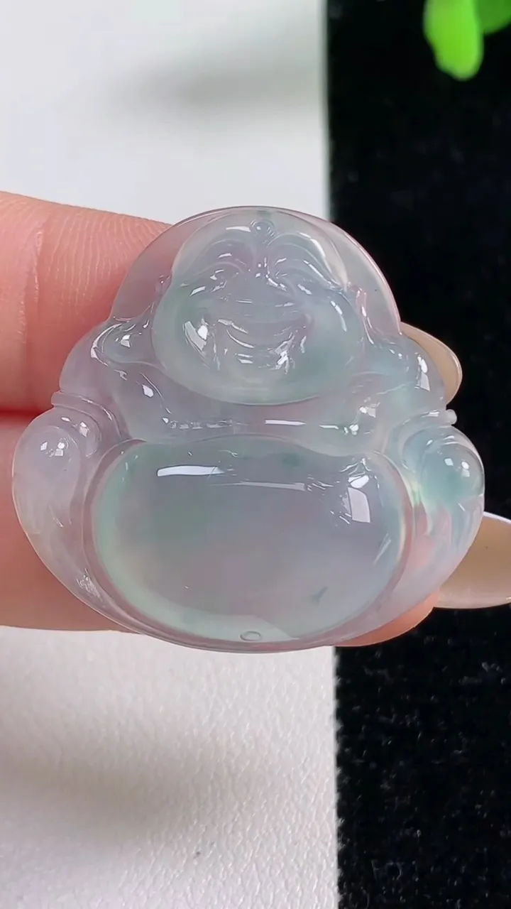 天然A货翡翠种飘花佛公吊坠，尺寸30.7-32.4-5.4，重量:8.18g
11月4日