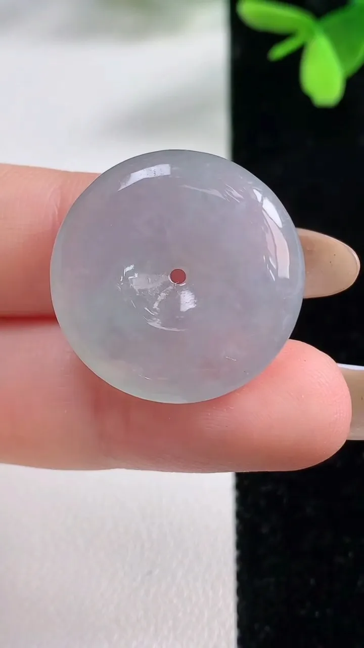 天然A货翡翠平安扣吊坠，尺寸24.3-5.2，重量:6.72g
11月4日