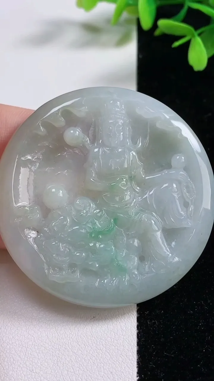 天然A货翡翠文殊菩萨吊坠，尺寸56.3-5.2，重:32.41g
11月4日