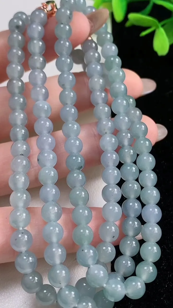 天然A货翡翠冰种飘花圆珠项链，尺寸5.8，重:39.61g
11月4日