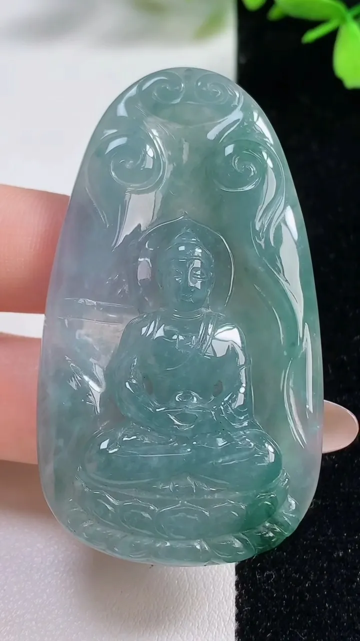 天然A货翡翠蓝水大日如来吊坠，尺寸61.3-34.5-6.2，重:22.16g
11月4日