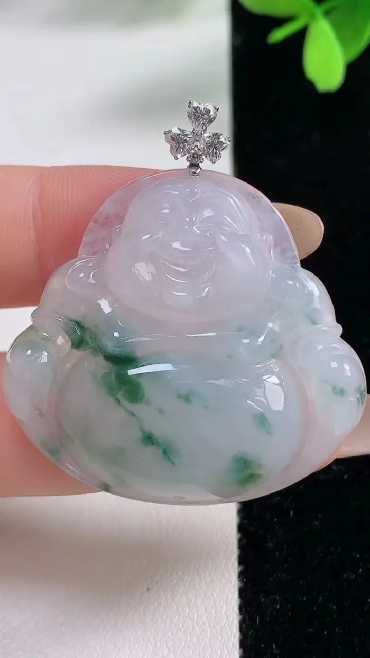 天然A货翡翠种飘花佛公吊坠，尺寸35.6-38.3-6.9，重量:13.81g
11月4日