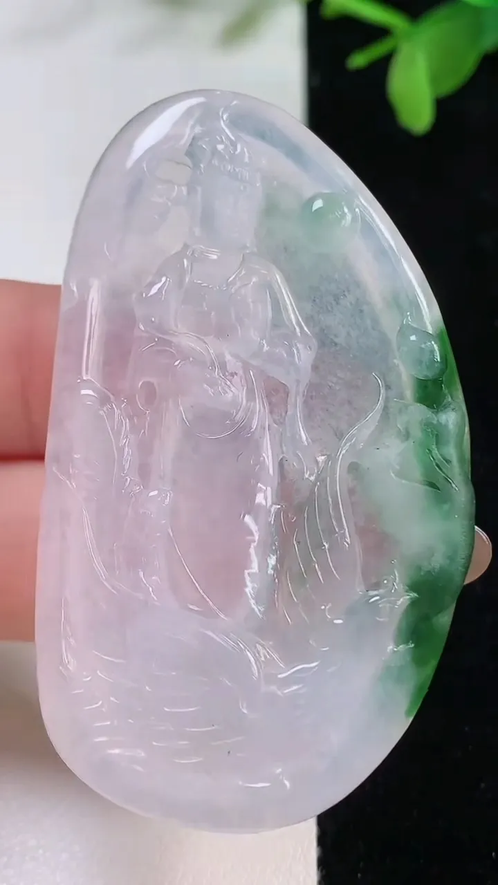 天然A货翡翠大势至菩萨吊坠，尺寸59.5-35.2-5.1，重量:20.51g
11月4日