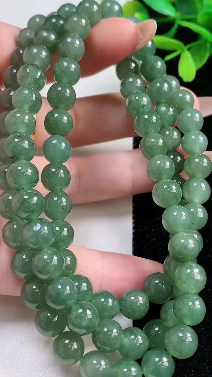 天然A货翡翠圆珠项链92颗，尺寸7.7，重:76.27g
11月4日
