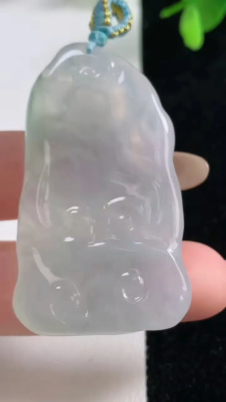 天然A货翡翠逍遥佛吊坠，尺寸49.5-26.6-5.7，重量:17.89g
11月4日