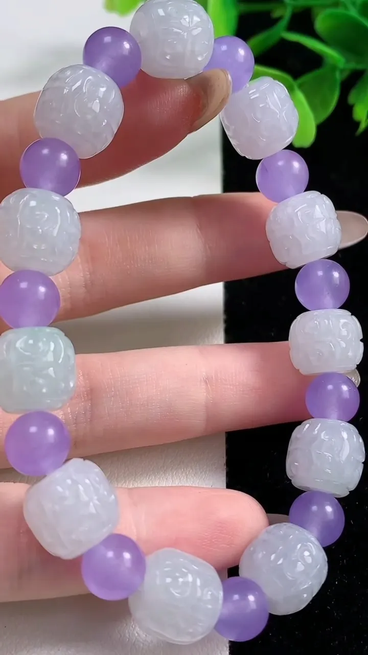 天然A货翡翠路路通手串，尺寸11-10-11颗，重量:36.01g11月4日
工厂直销收藏佳品,种好水足，色泽均匀，有种有色，上手高大气！