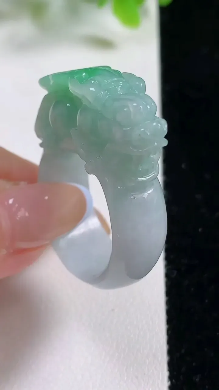 天然A货翡翠貔貅扳指 戒指，尺寸21.7-27.7-11.6-13.7，重量:17.38g2025年