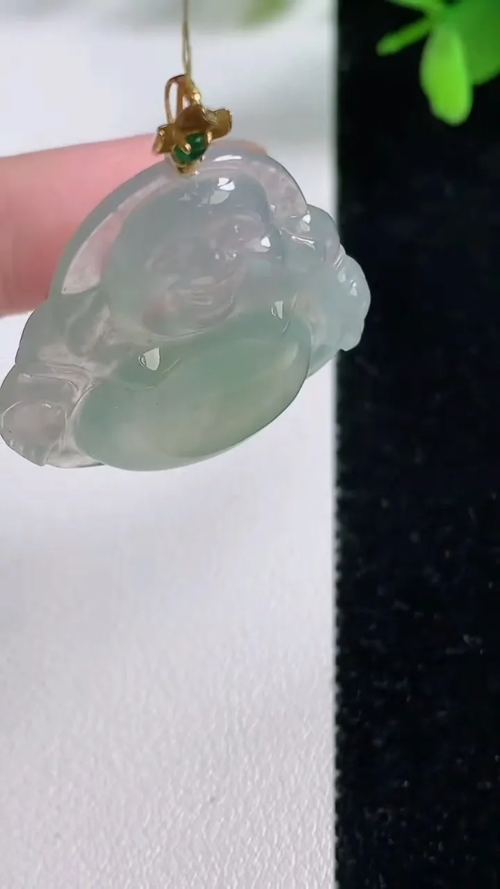 天然A货翡翠佛公吊坠，尺寸29-31.5-6.2，重量:8.15g
11月5日