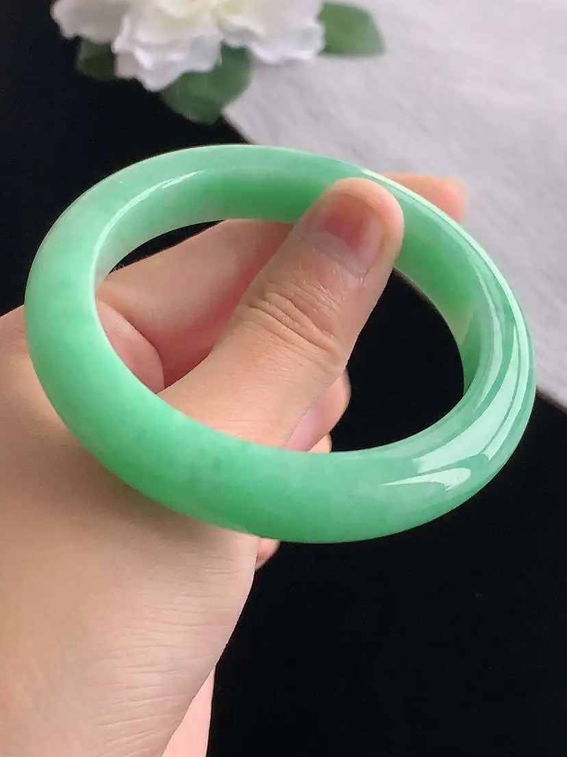 a货翡翠老坑冰种满绿正装正圈手镯56-57圈口  尺寸56.2×11.3×9.3mm 重量61.90g 1104.