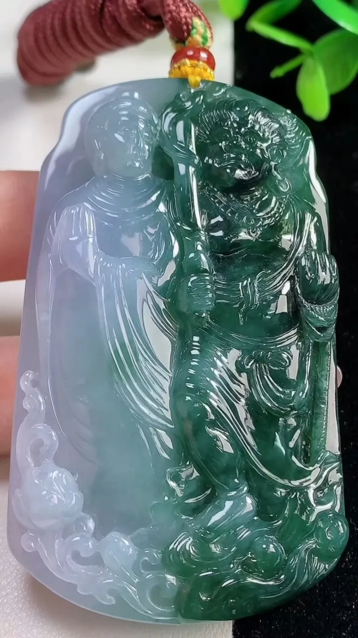 天然A货翡翠一念之间吊坠，尺寸74.8-43.8-11.2，重量:92.55g
11月5日