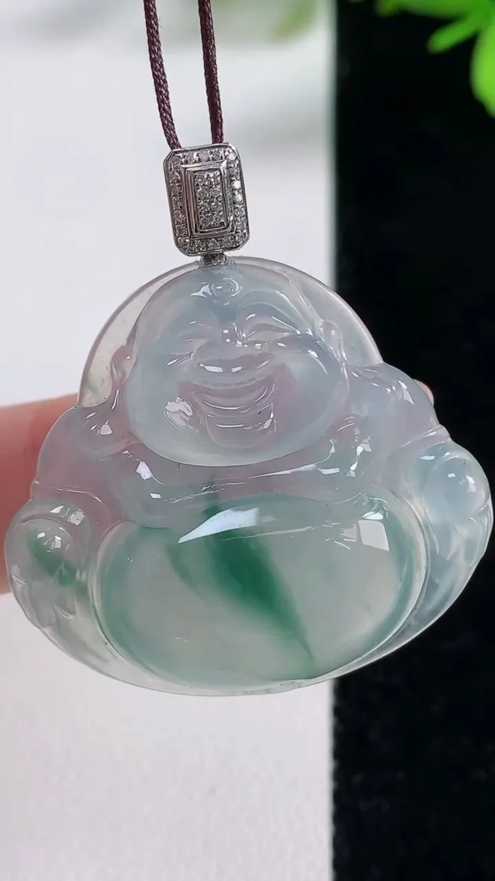 天然A货翡翠种飘花佛公吊坠，尺寸30.5-33.6-6.5，重量:9.72g
11月5日