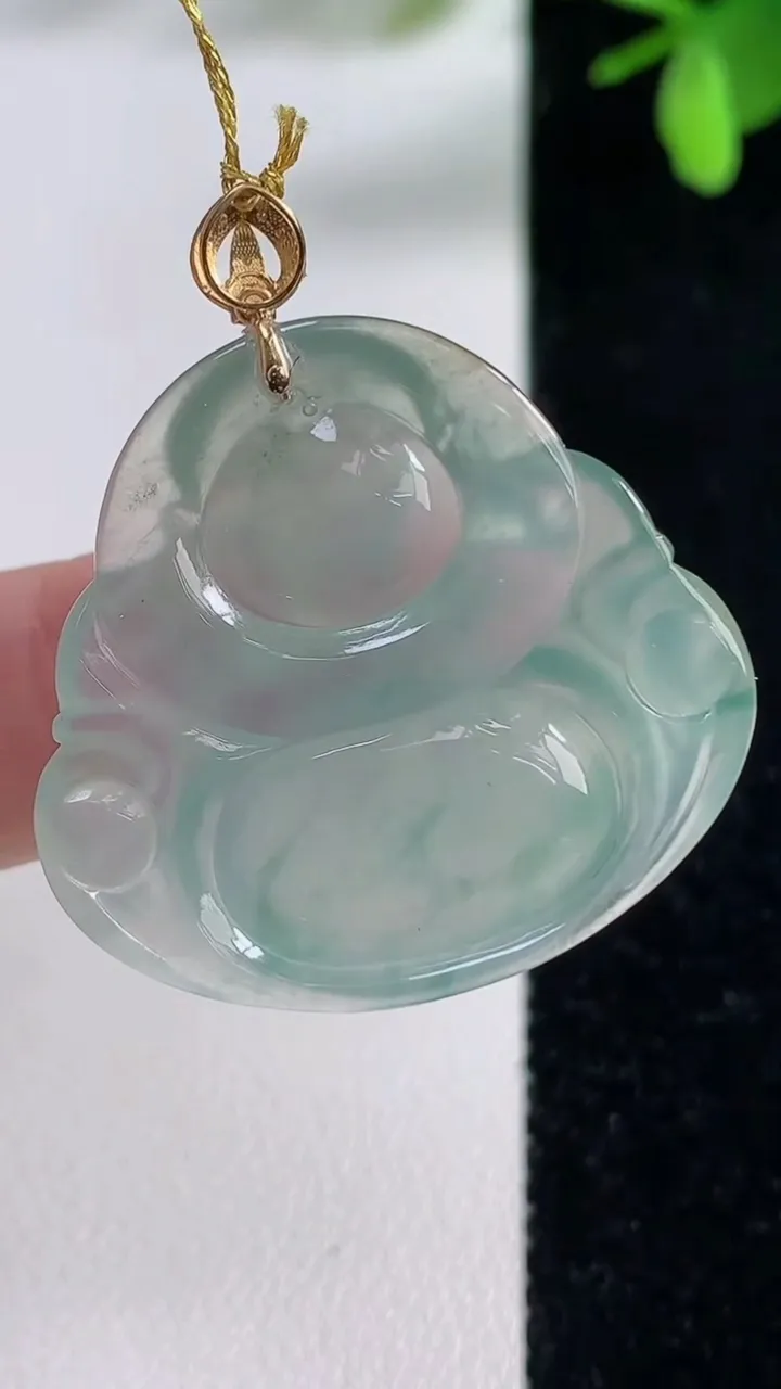 天然A货翡翠种飘花佛公吊坠，尺寸29.3-31.2-6，重量:8.26g
11月5日