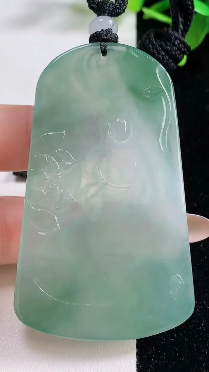 天然A货翡翠普贤菩萨吊坠，尺寸67.3-37.4-5.9，重量:36.65g
11月5日