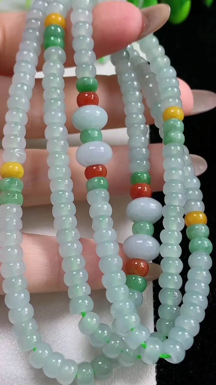 天然A货翡翠算盘珠项链192颗，尺寸5.3-3，重量:42.00g11月5日
工厂直销收藏佳品,种好水足，色泽均匀，有种有色，上手高大气！