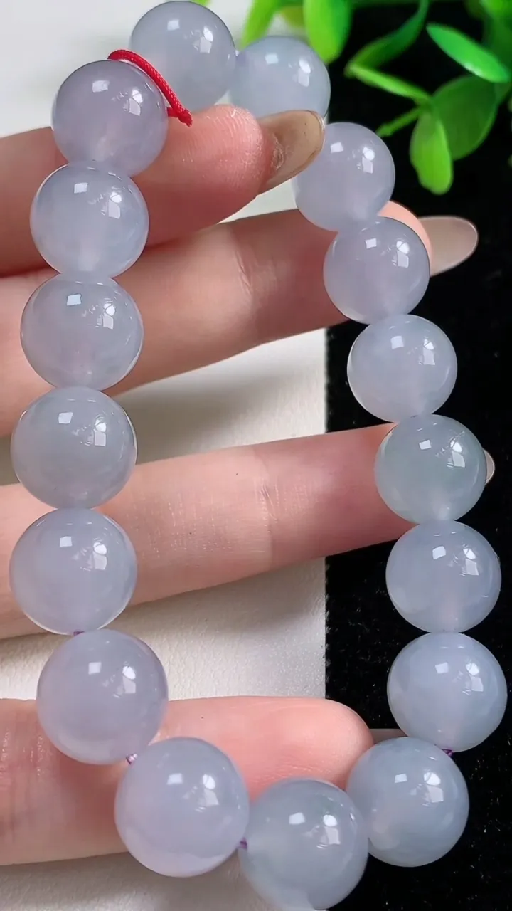 天然A货翡翠紫罗兰圆珠手串，尺寸11.8-17颗，重量:49.15g11月5日
工厂直销收藏佳品,种好水足，色泽均匀，有种有色，上手高大气！