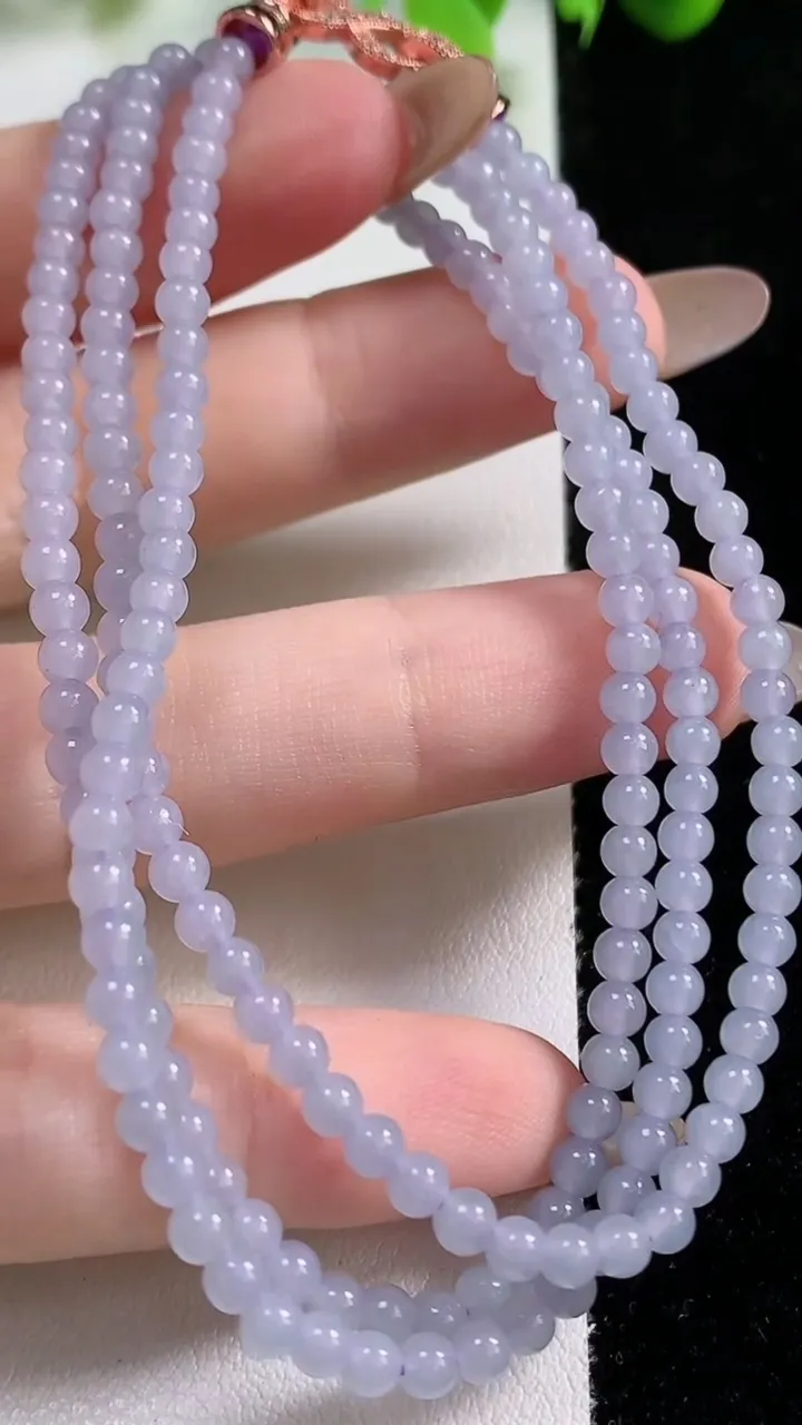 天然A货翡翠种紫罗兰小米圆珠项链192颗，尺寸3.2，重量:12.82g11月5日
工厂直销收藏佳品,种好水足，色泽均匀，有种有色，上手高大气！