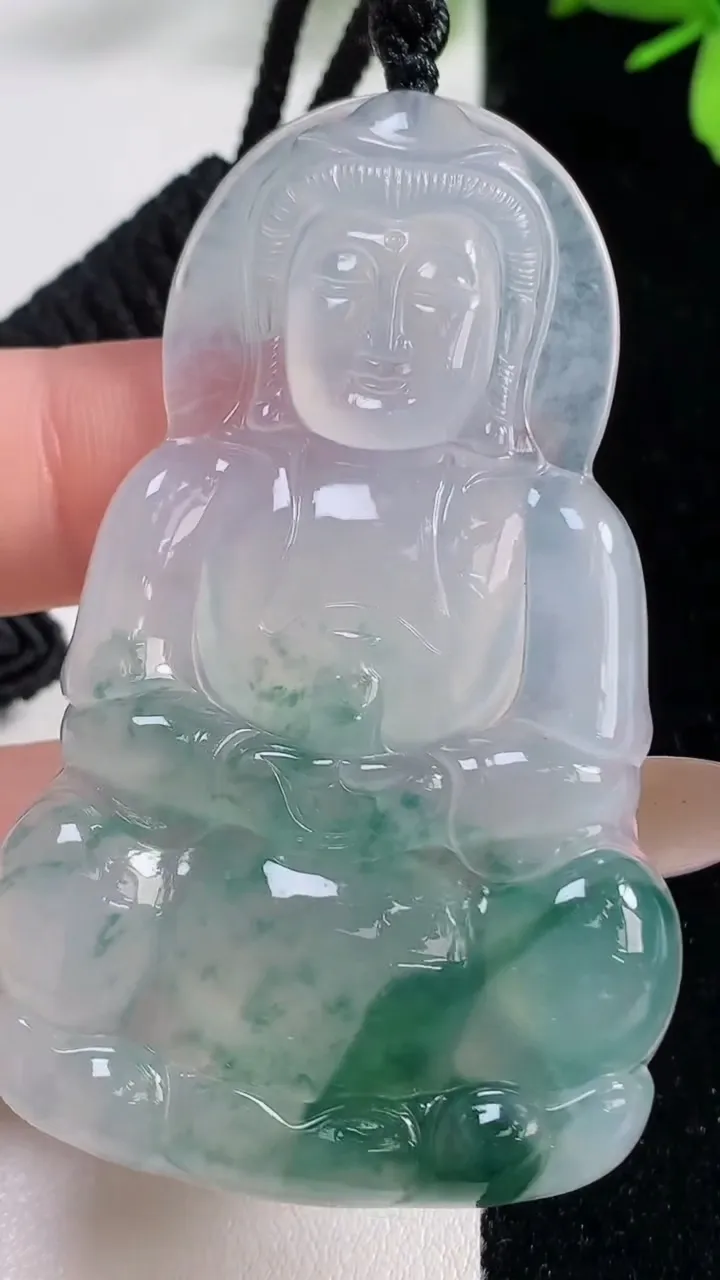 天然A货翡翠种飘花观音菩萨吊坠，尺寸63-38.8-6.3，重量:29.74g
11月5日