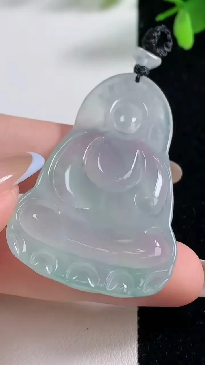 天然A货翡翠观音菩萨吊坠，尺寸52.4-32.3-5.9，重量:17.18g
11月5日