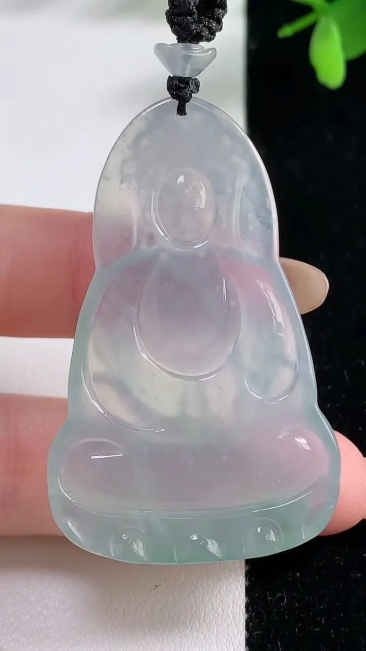 天然A货翡翠观音菩萨吊坠，尺寸52.4-32.3-5.9，重量:17.18g
11月5日