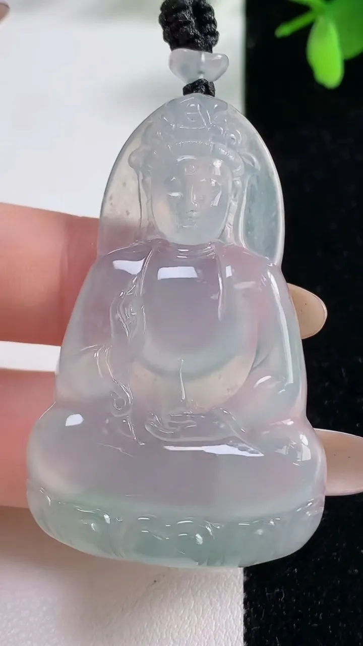 天然A货翡翠观音菩萨吊坠，尺寸52.4-32.3-5.9，重量:17.18g
11月5日