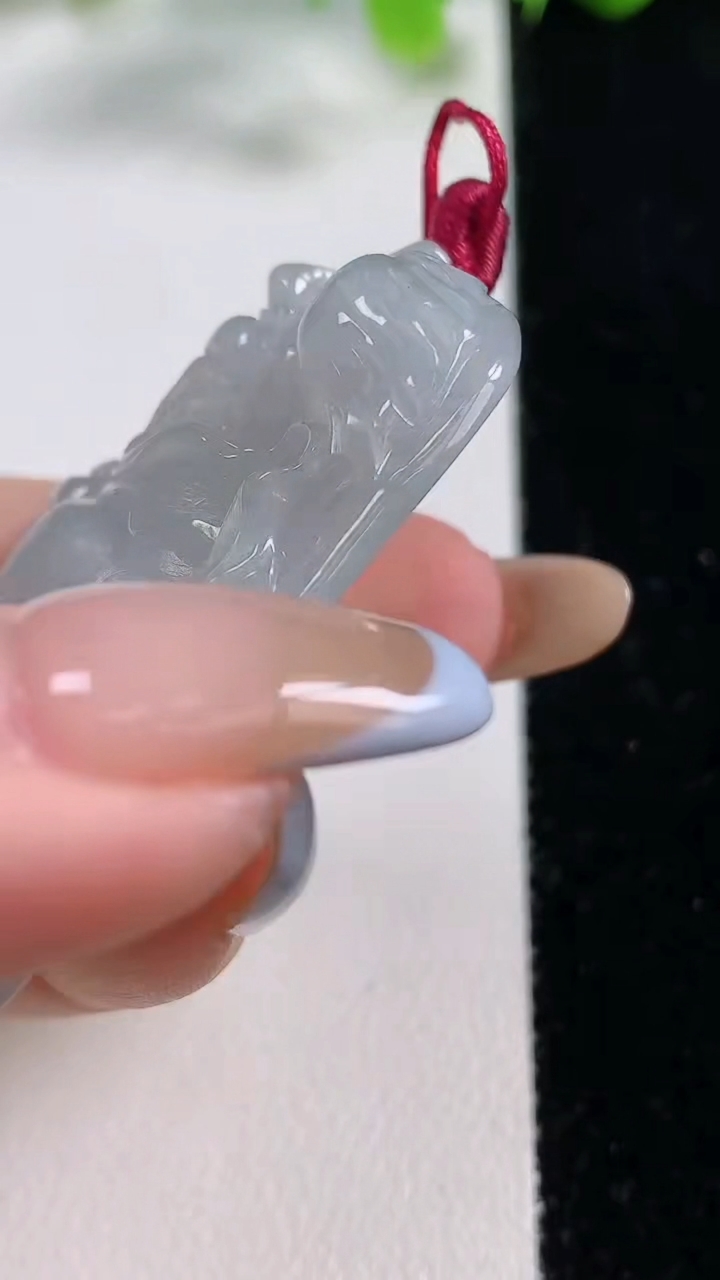 天然A货翡翠祥龙关公吊坠，尺寸54-33.8-9.2，重量:31.46g
11月5日