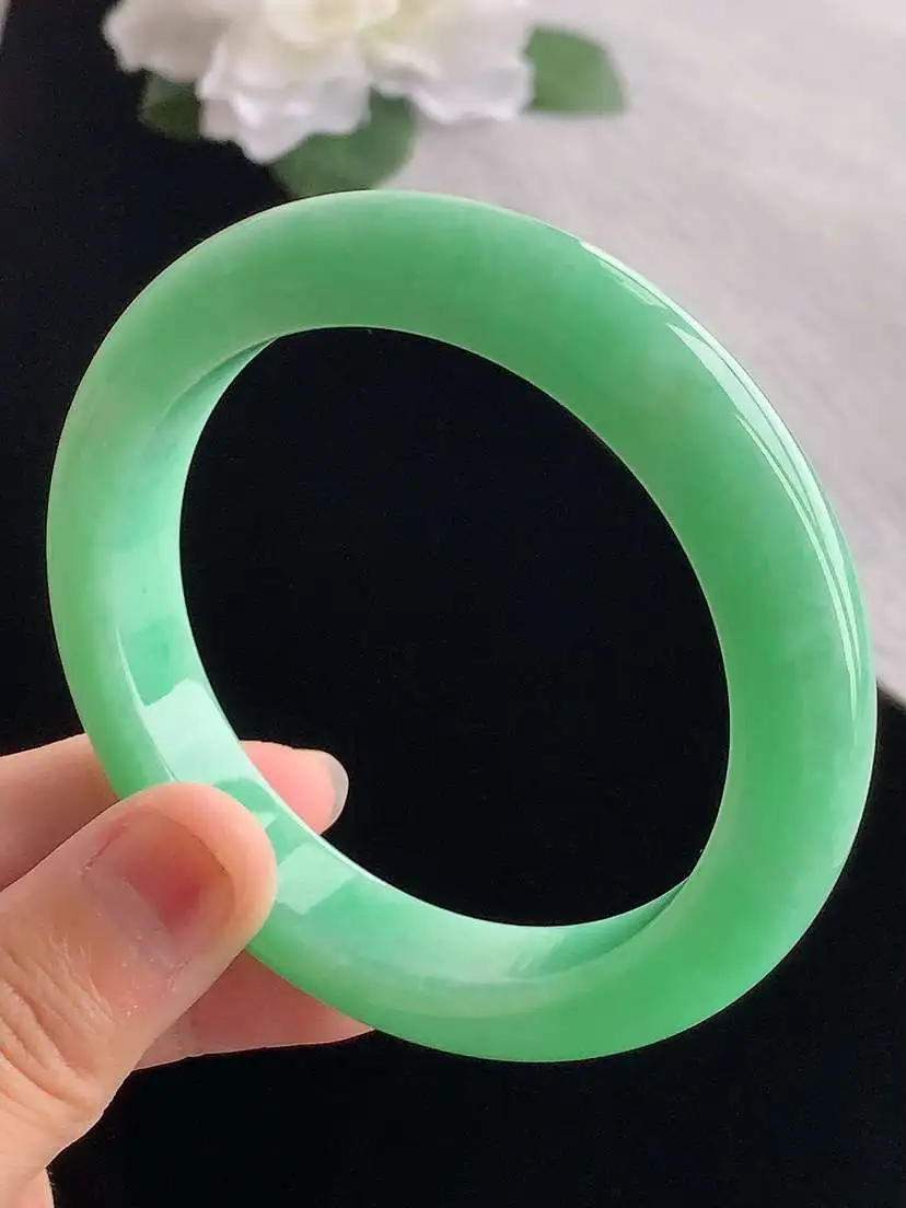 a货翡翠老坑冰种满绿正装正圈手镯56-57圈口  尺寸56.2×11.3×9.3mm 重量61.90g 1104.