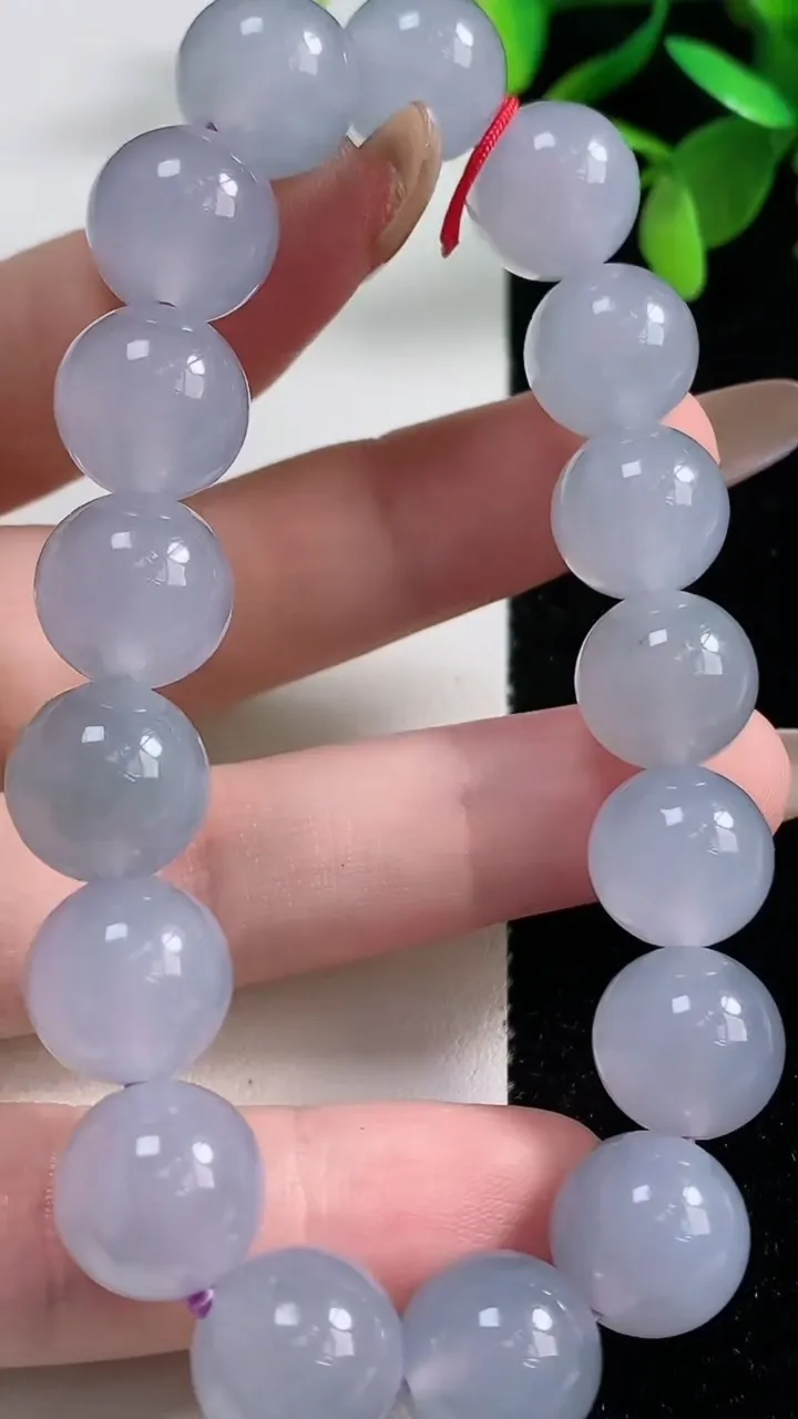 天然A货翡翠紫罗兰圆珠手串，尺寸11.8-17颗，重量:49.15g11月5日
工厂直销收藏佳品,种好水足，色泽均匀，有种有色，上手高大气！