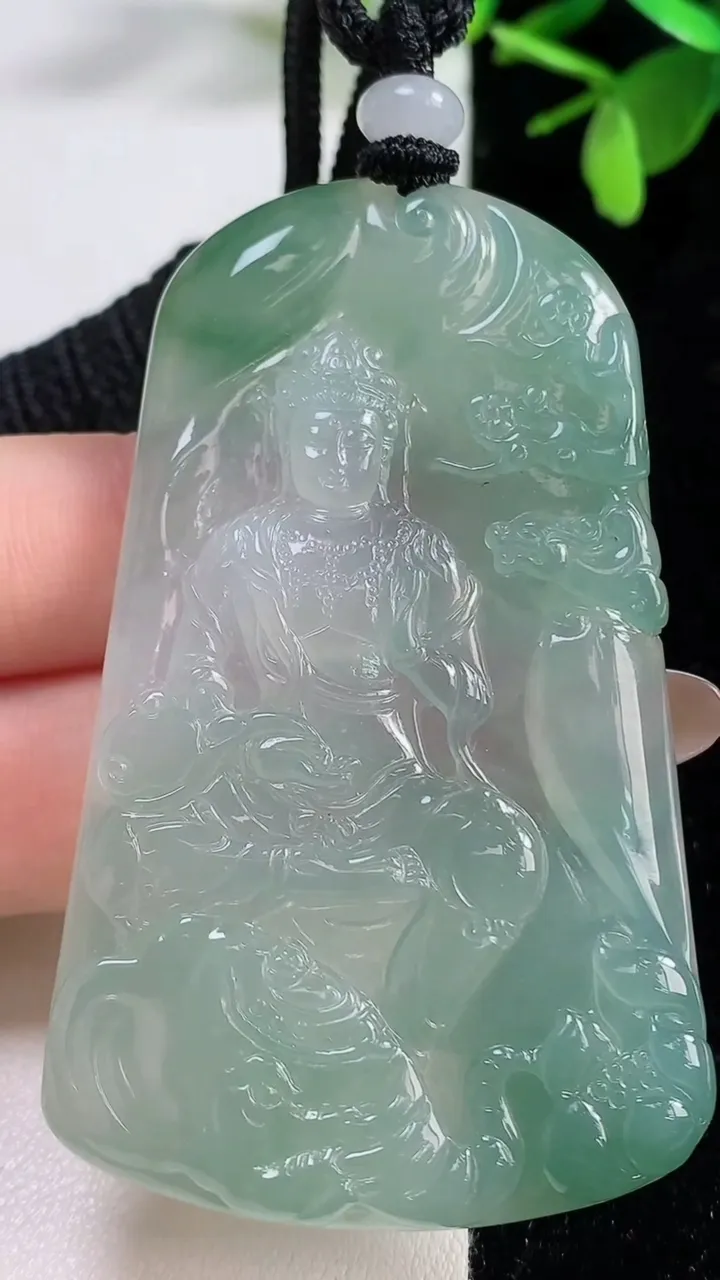 天然A货翡翠普贤菩萨吊坠，尺寸67.3-37.4-5.9，重量:36.65g
11月5日