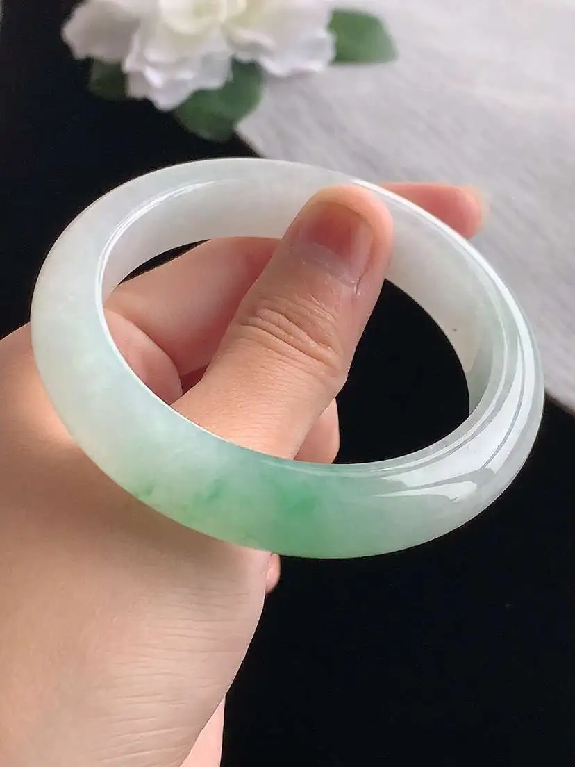 a货翡翠老坑冰种飘绿正装正圈手镯54-55圈口  尺寸54.8×12.2×8.8mm 重量61.53g 1104