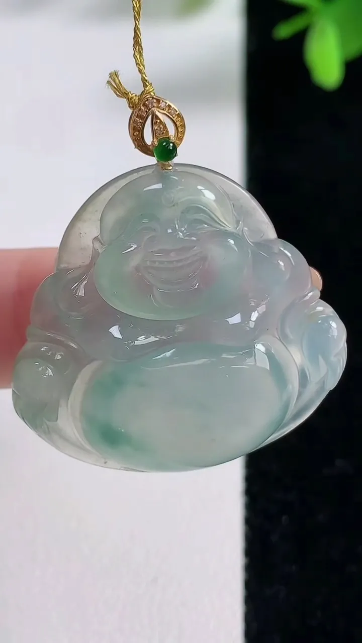天然A货翡翠种飘花佛公吊坠，尺寸29.3-31.2-6，重量:8.26g
11月5日