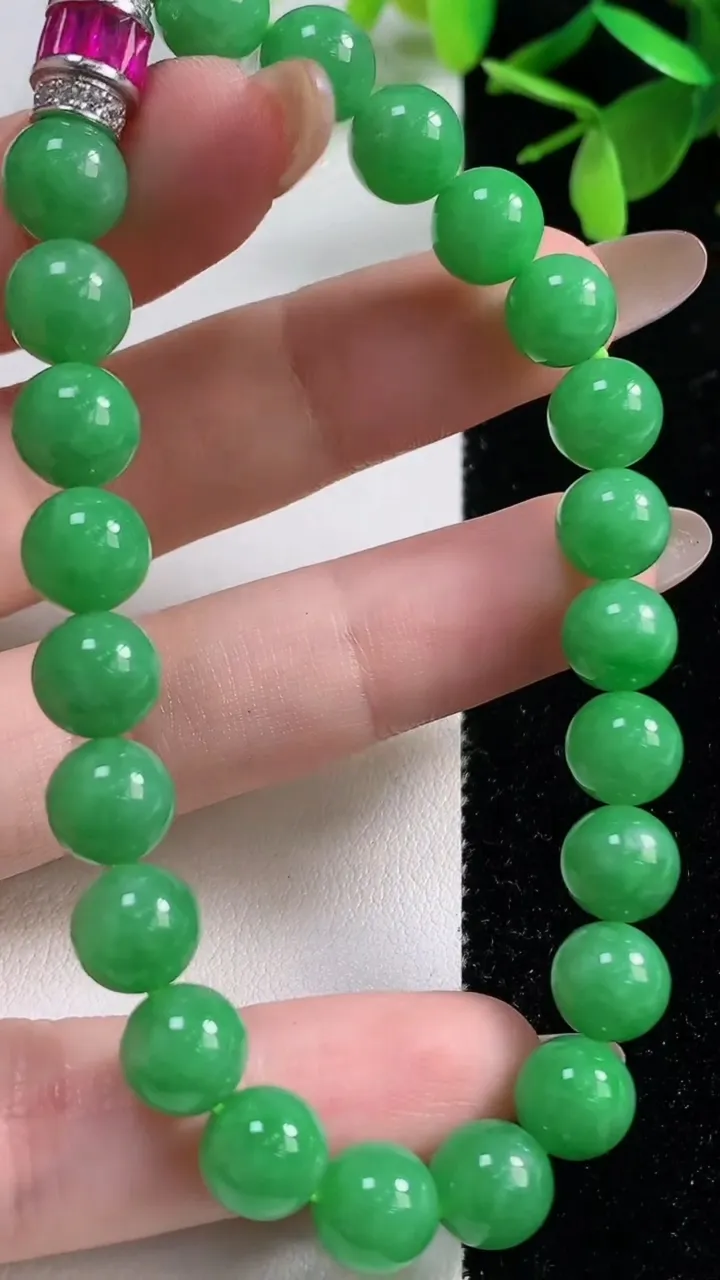 天然A货翡翠圆珠手串，尺寸8-23颗，重量:23.40g11月5日
工厂直销收藏佳品,种好水足，色泽