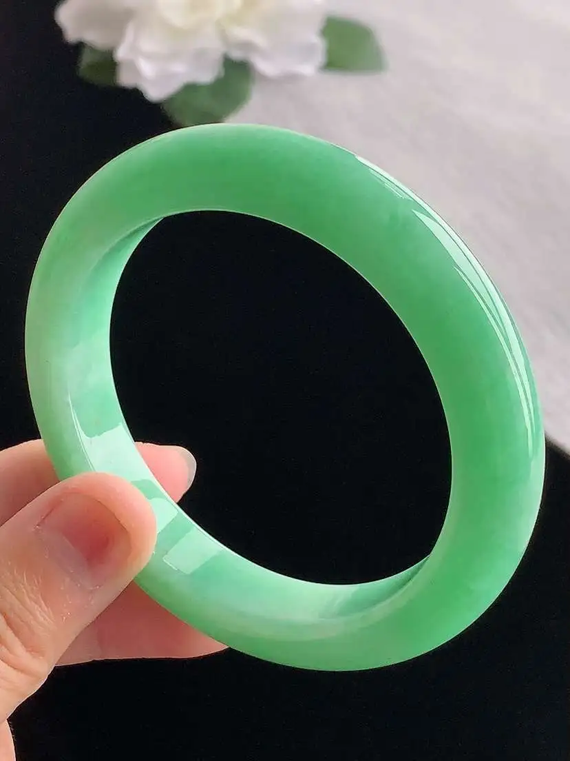 a货翡翠老坑冰种满绿正装正圈手镯56-57圈口  尺寸56.2×11.3×9.3mm 重量61.90