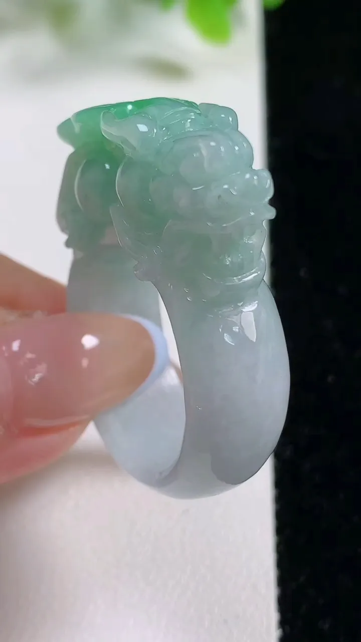 天然A货翡翠貔貅扳指 戒指，尺寸21.7-27.7-11.6-13.7，重量:17.38g2025年