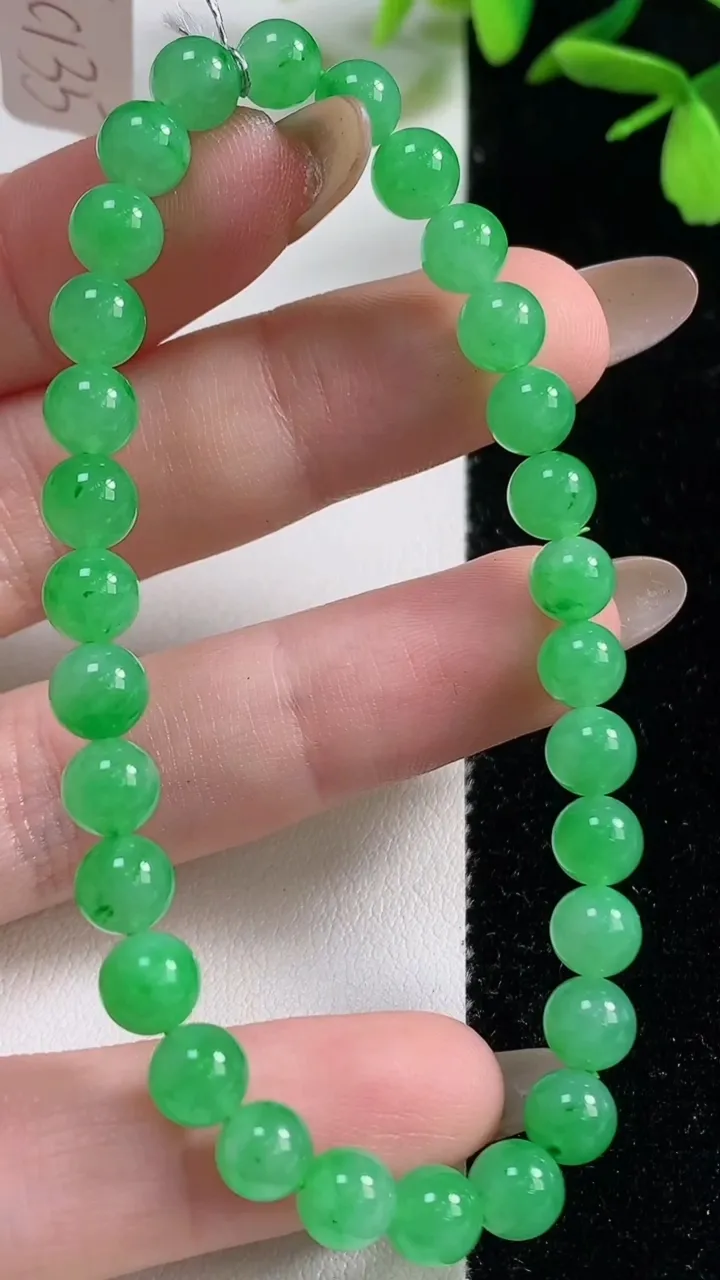 天然A货翡翠圆珠手串，尺寸6-30颗，重量:11.69g11月5日
工厂直销收藏佳品,种好水足，色泽
