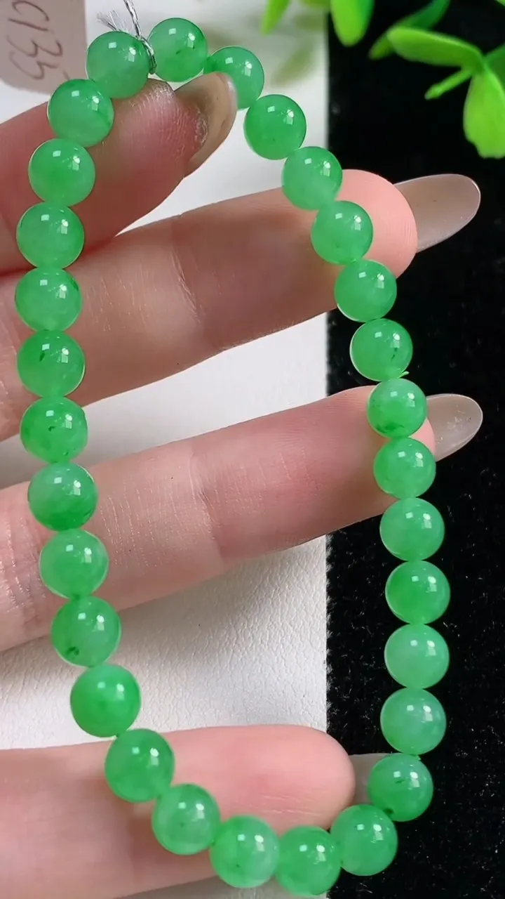 天然A货翡翠圆珠手串，尺寸6-30颗，重量:11.69g11月5日
工厂直销收藏佳品,种好水足，色泽