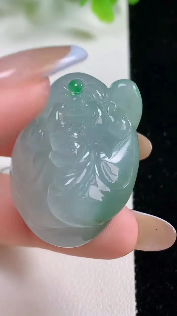 天然A货翡翠逍遥佛公吊坠，尺寸37-27-15.2，重量:23.58g
11月6日