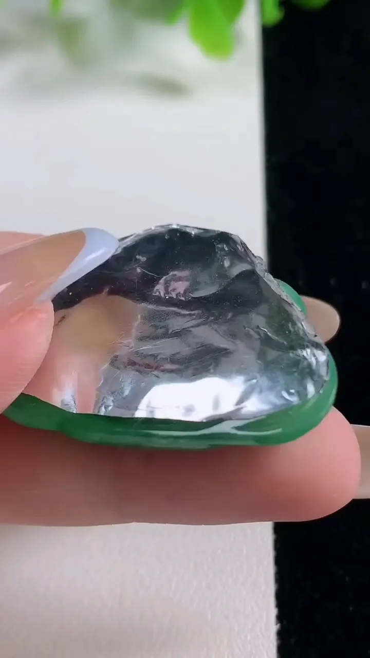 天然A货翡翠佛公镶嵌件，尺寸27.8-34.8-6.4，重量:9.30g
11月6日