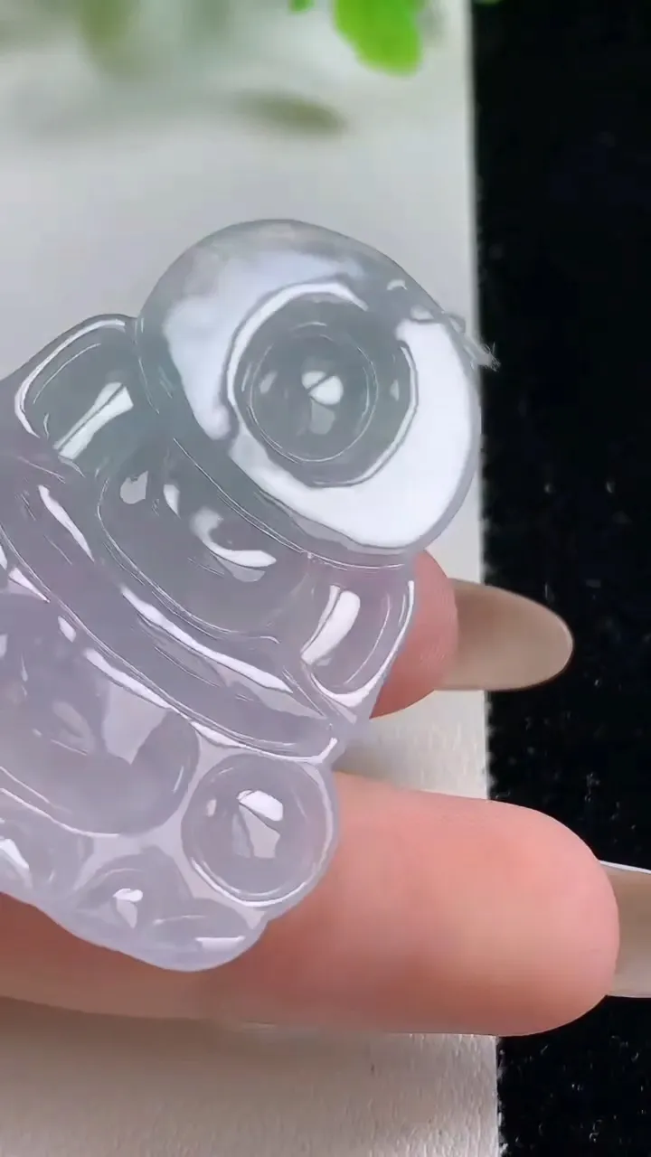 天然A货翡翠观音菩萨吊坠，尺寸49.8-34-5.6，重量:16.80g
11月6日