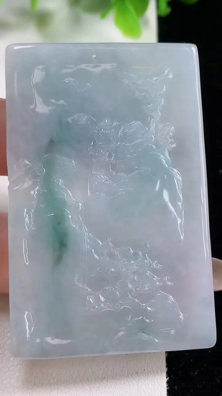 天然A货翡翠牌吊坠，尺寸60.3-39-6.2，重量32.07g
11月6日