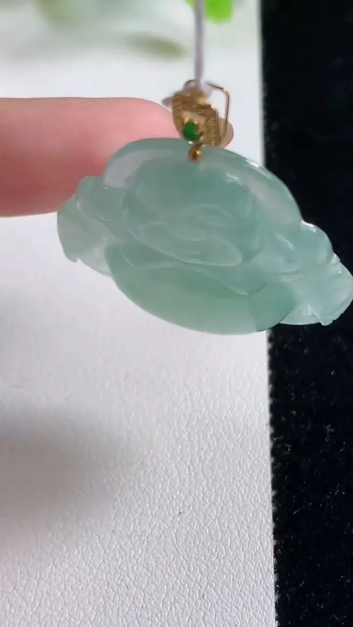 天然A货翡翠佛公吊坠，尺寸31-32.7-6.3，重量:9.25g
11月6日