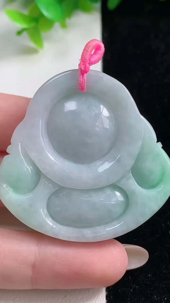 天然A货翡翠佛公吊坠，尺寸43.6-45-12.4，重量:37.67g
11月6日