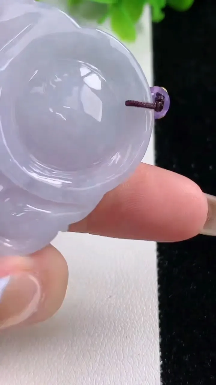 天然A货翡翠冰种紫罗兰佛公吊坠，尺寸43.4-43.5-12.9，重量:36.54g
11月6日