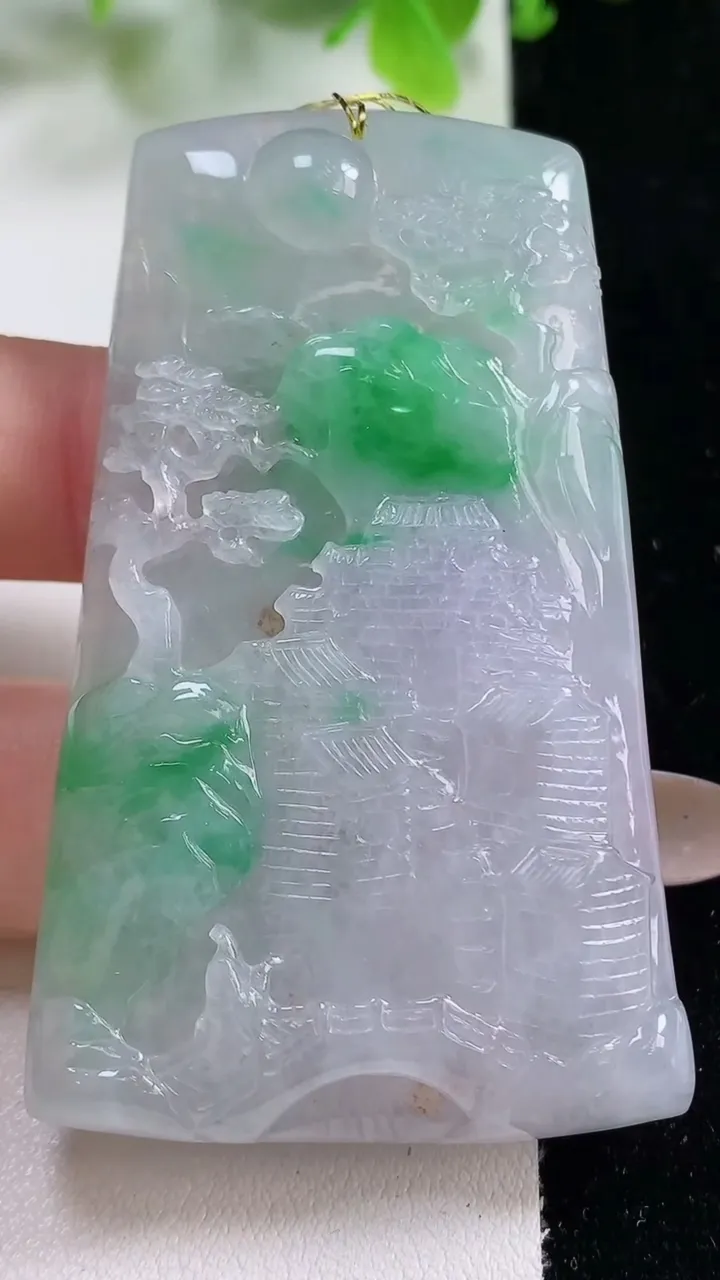 天然A货翡翠山水牌吊坠，尺寸63-36.5-9.3，重量:48.28g
11月6日