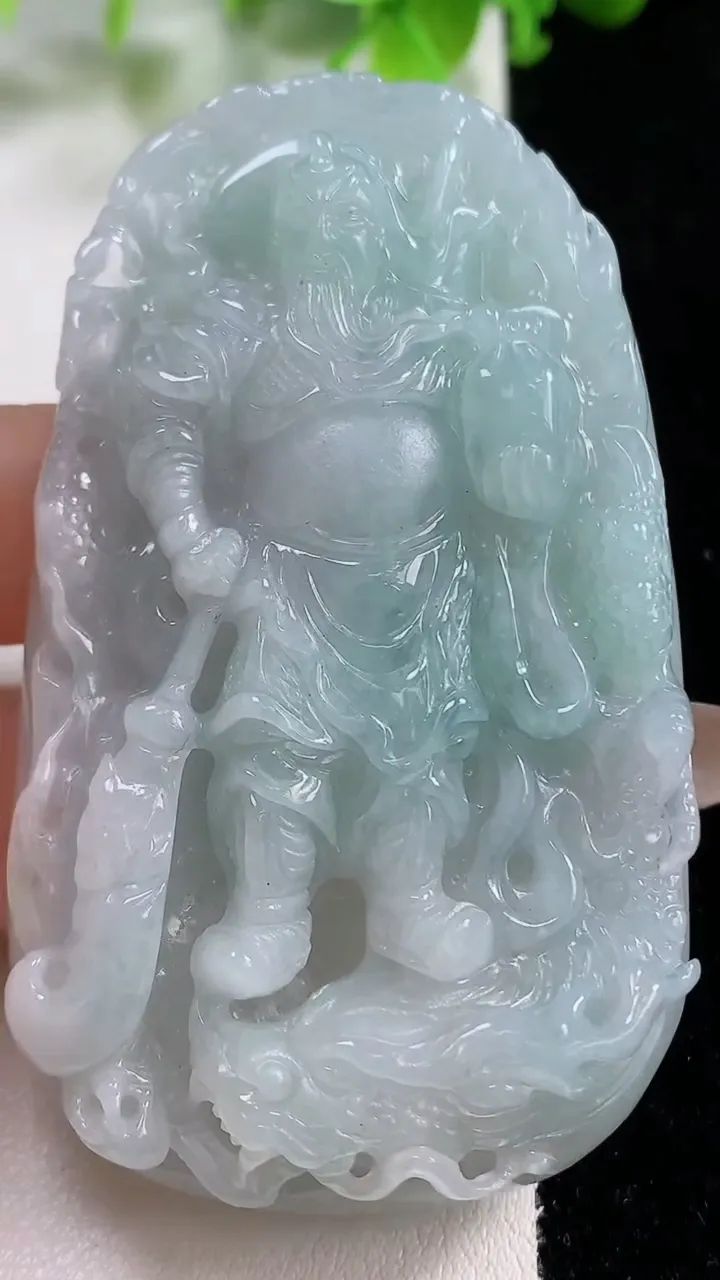 天然A货翡翠御龙关公吊坠，尺寸70.5-41.8-11.5，重量:65.78g
11月6日
