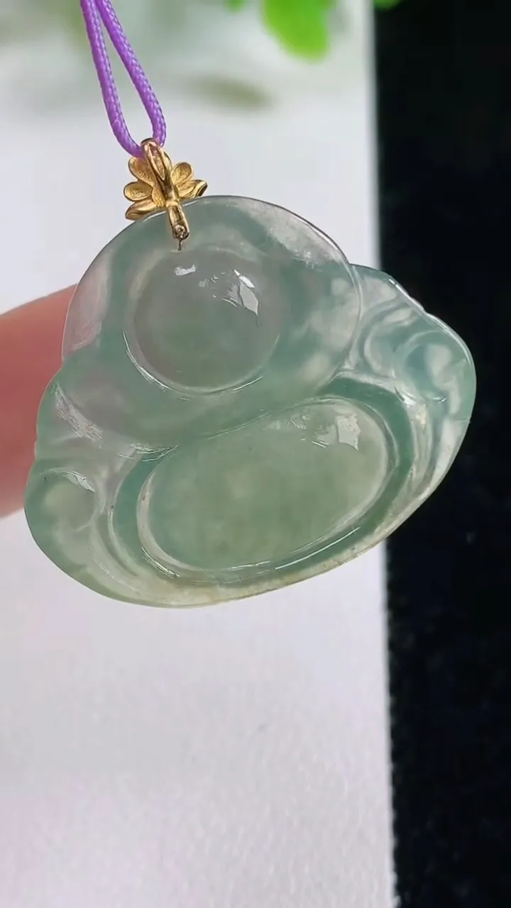 天然A货翡翠佛公吊坠，尺寸25.3-29.7-5.2，重量:5.27g
11月6日