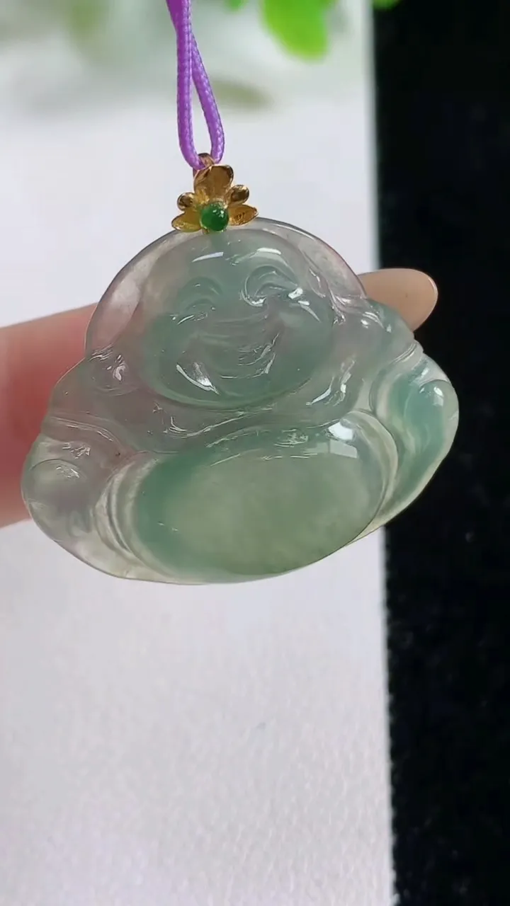 天然A货翡翠佛公吊坠，尺寸25.3-29.7-5.2，重量:5.27g
11月6日