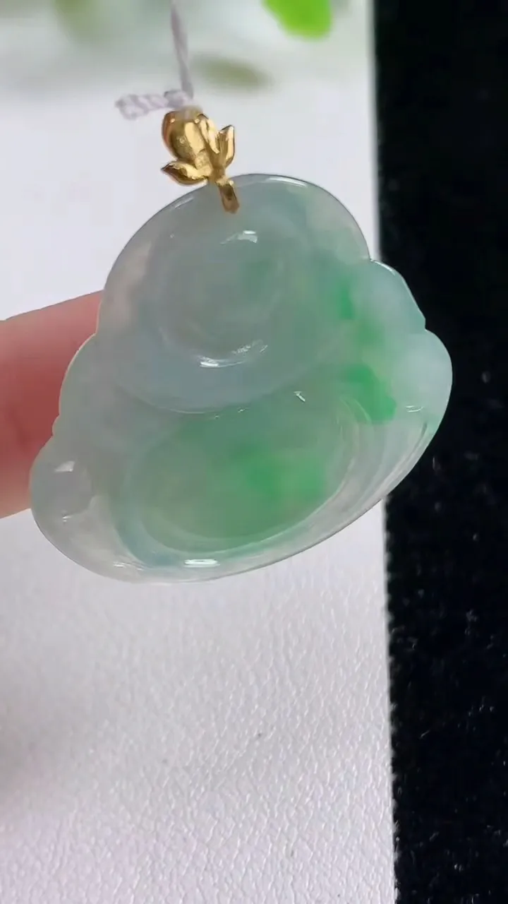 天然A货翡翠佛公吊坠，尺寸29.4-31.7-5.7，重量:7.63g
11月6日