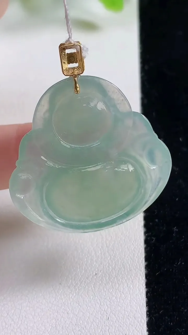 天然A货翡翠佛公吊坠，尺寸31-32.7-6.3，重量:9.25g
11月6日